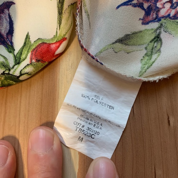 Lush Floral Blouse - Picture 11 of 12